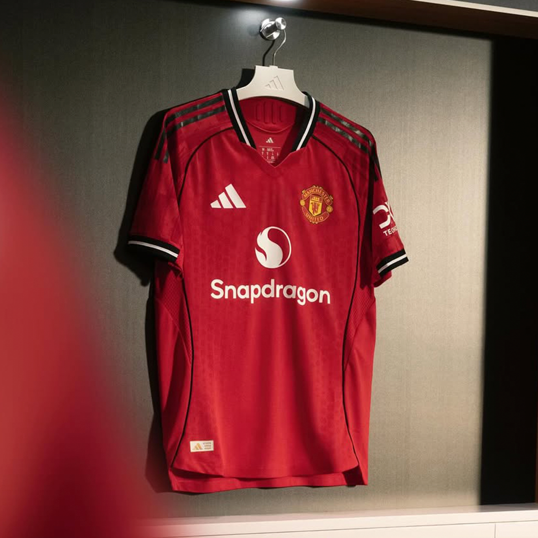 Manchester United Local 25/26 Version Jugador Oficial