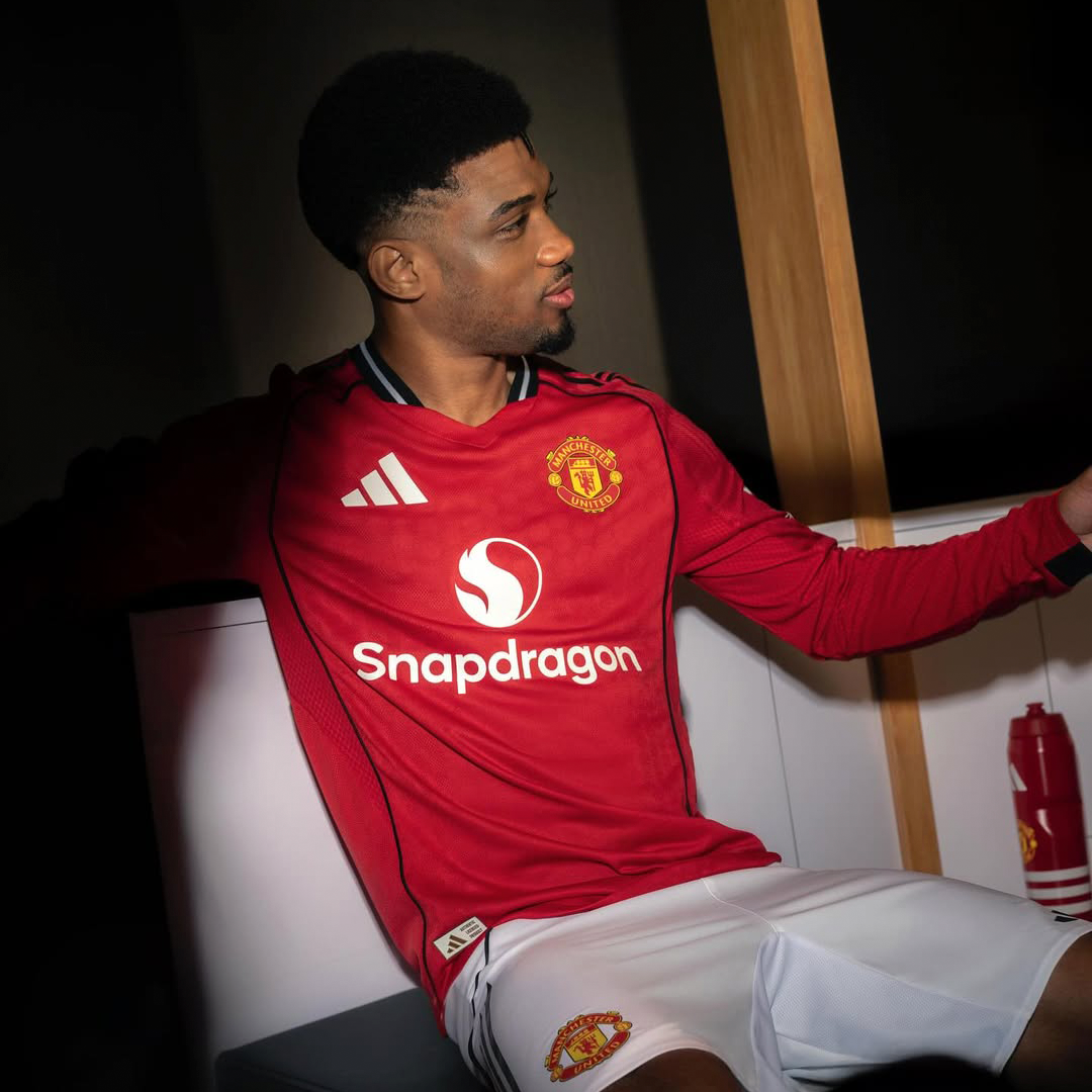 Manchester United Local 25/26 Version Jugador Oficial