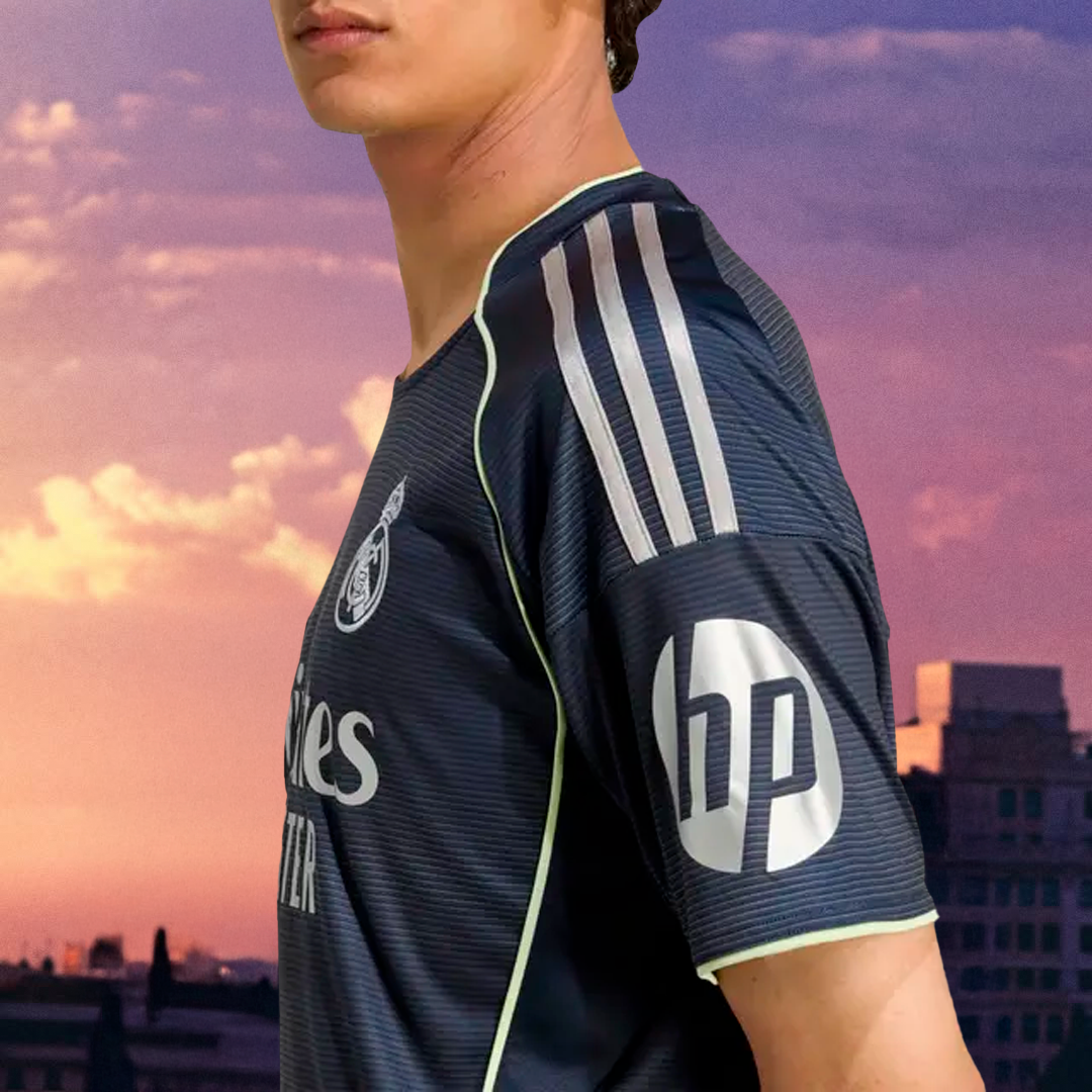 Real Madrid Visitante 25/26 Versión Fan Oficial