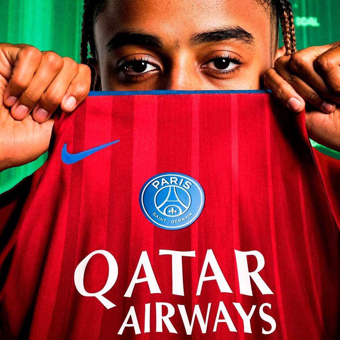 PSG Tercera 25/26 Version Jugador Oficial