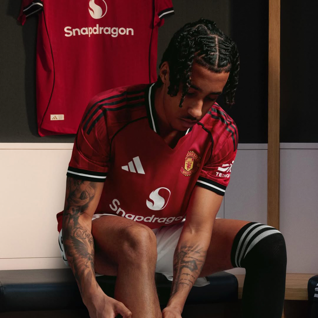 Manchester United Local 25/26 Version Jugador Oficial