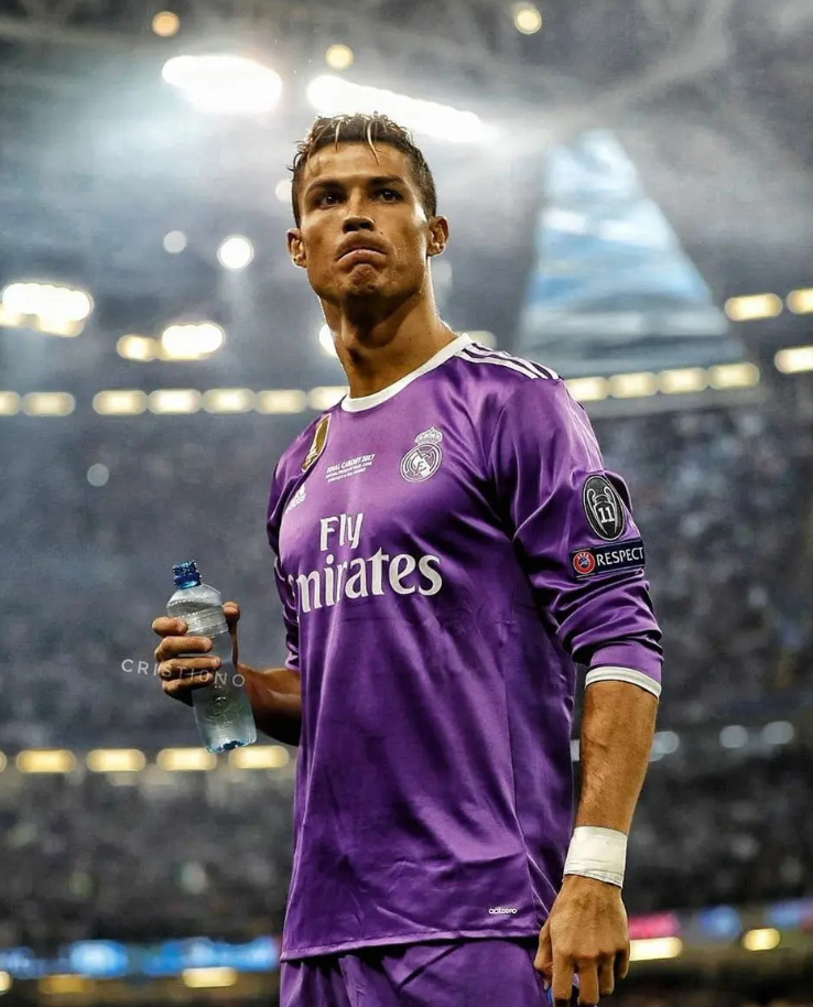 Real Madrid Morada Manga Larga 2016/2017 Final UCL