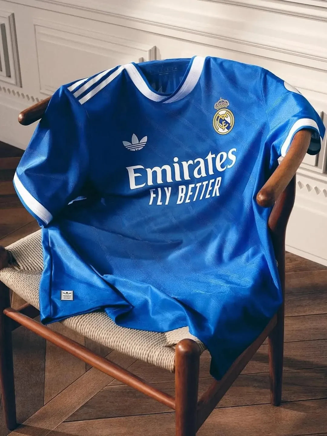 Real Madrid Visitante 25/26 Versión Fan Oficial