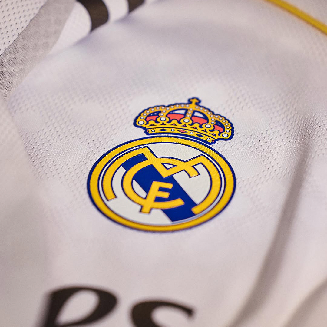 Real Madrid Local 25/26 Versión Jugador Oficial