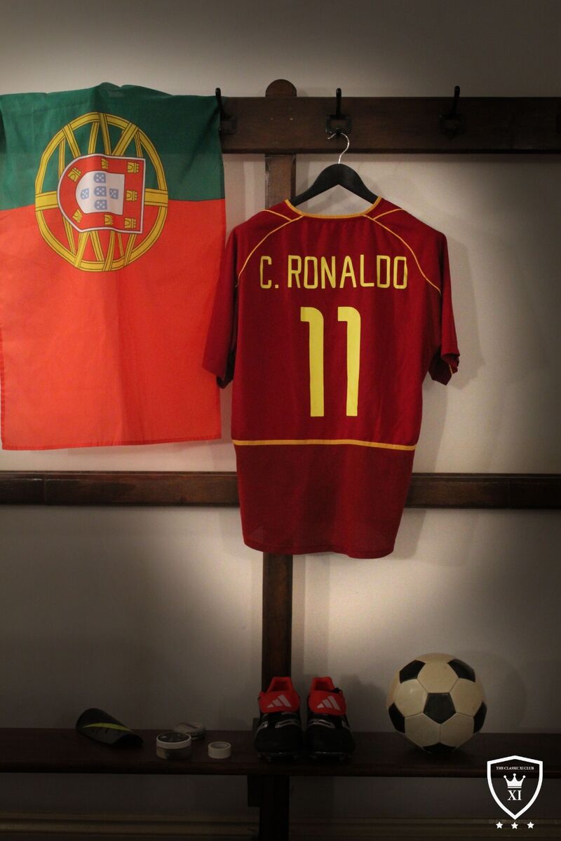 Portugal Local 2002/2004 - C. Ronaldo Retro Vintage