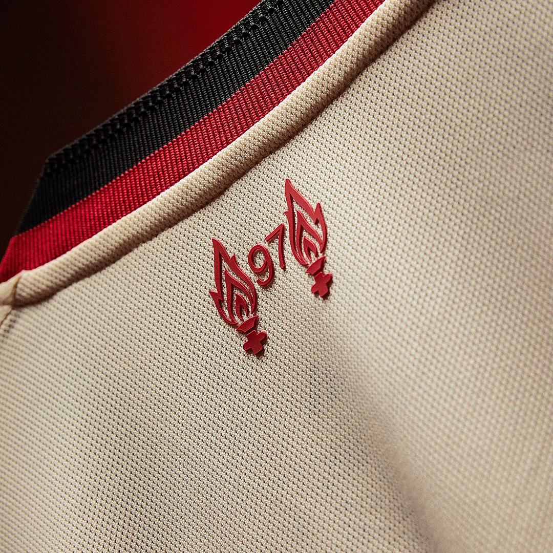 Liverpool Visitante 25/26 Version Fan Oficial