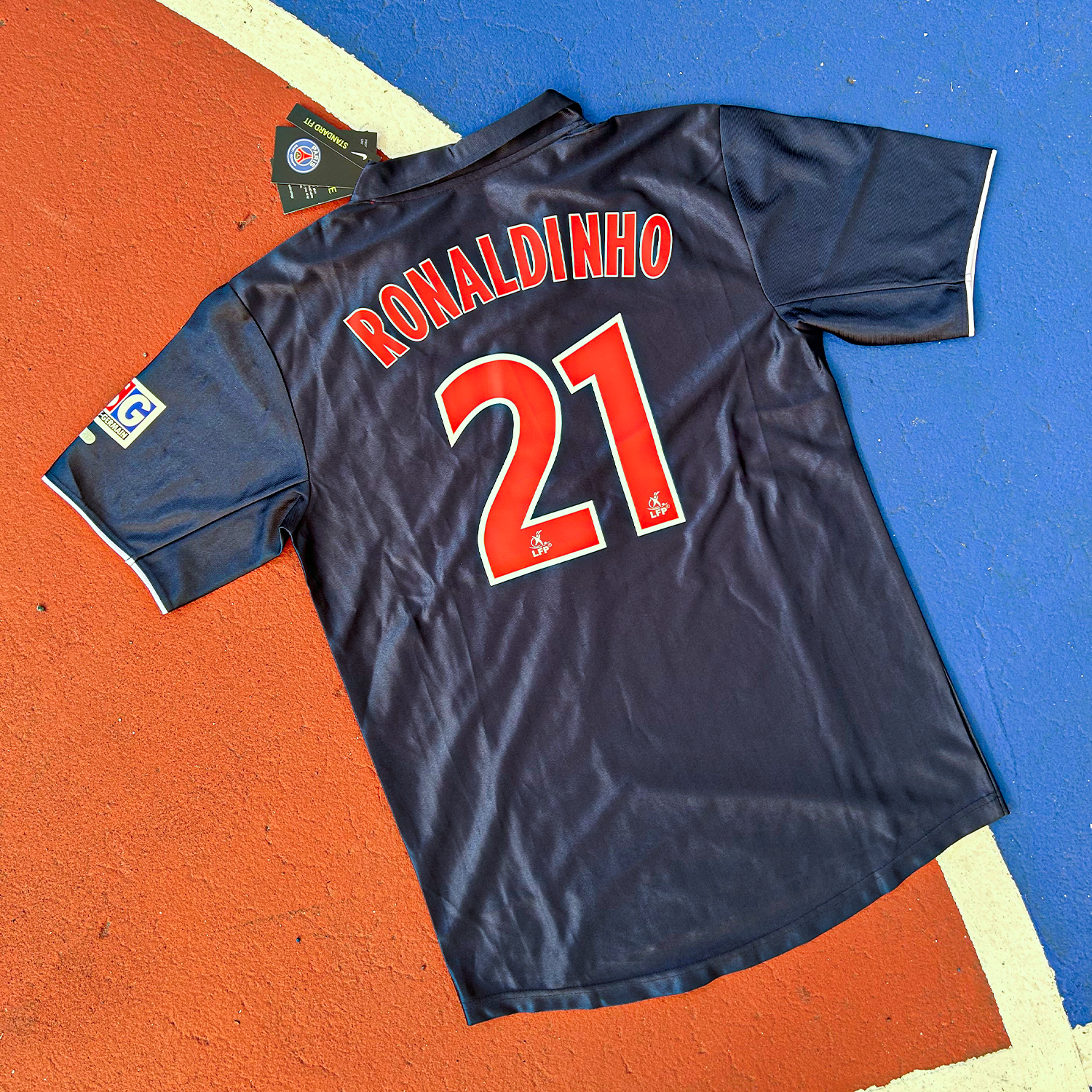 Maillot T: M PSG 2001 Ronaldinho Heinze rare kdo NOËL - Vêtements Maillot T: M PSG 2001 Ronaldinho Heinze rare kdo NOËL - Vêtements