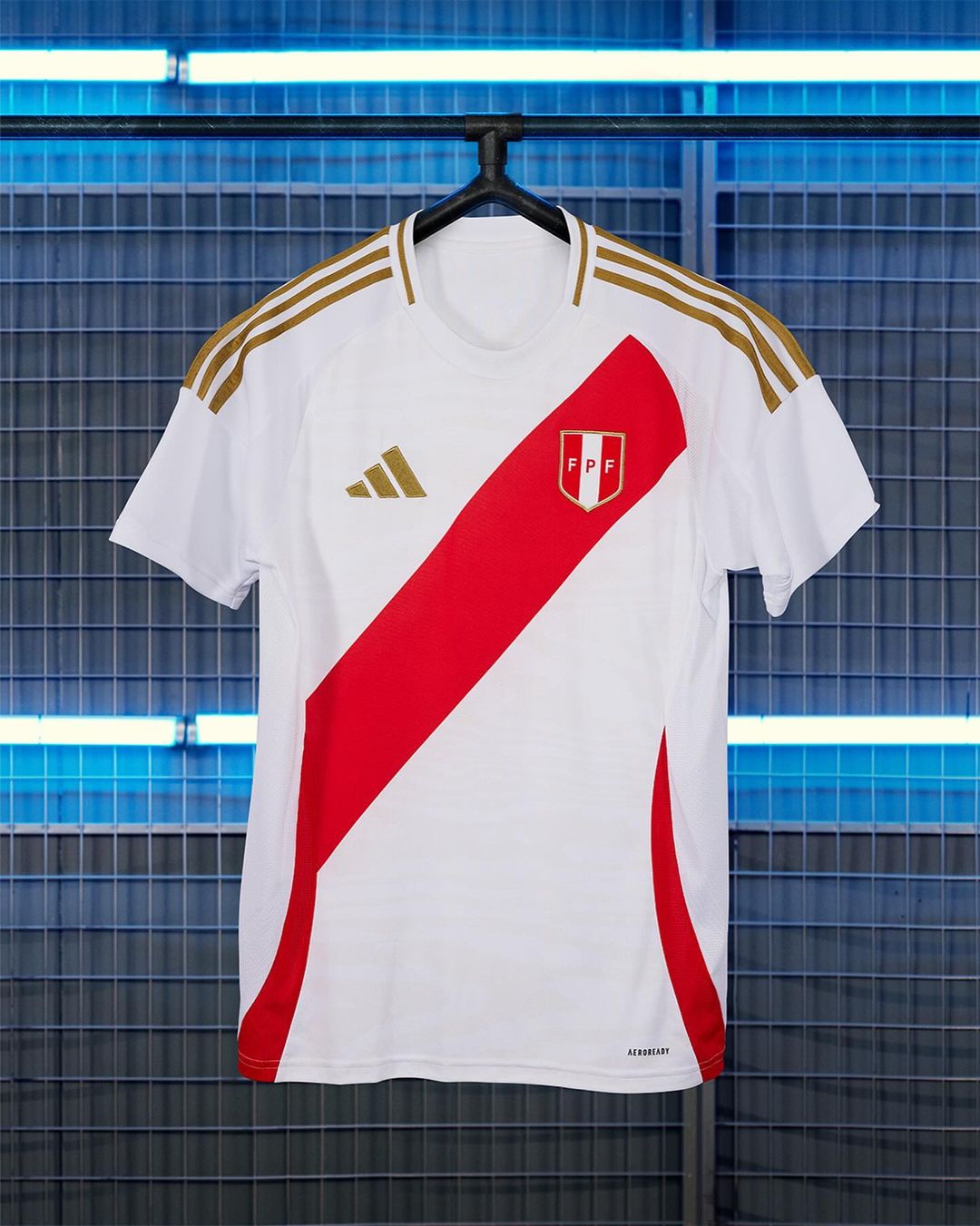 Peru Local Nueva Version Fan 2024